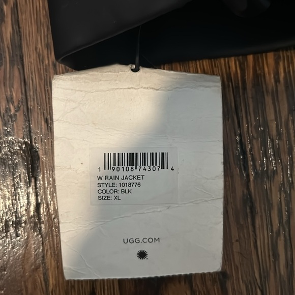 NEVER WORN. Authentic UGG Rain Jacket. Women’s SIZE XL. BLACK. Thicker material. - Picture 2 of 7